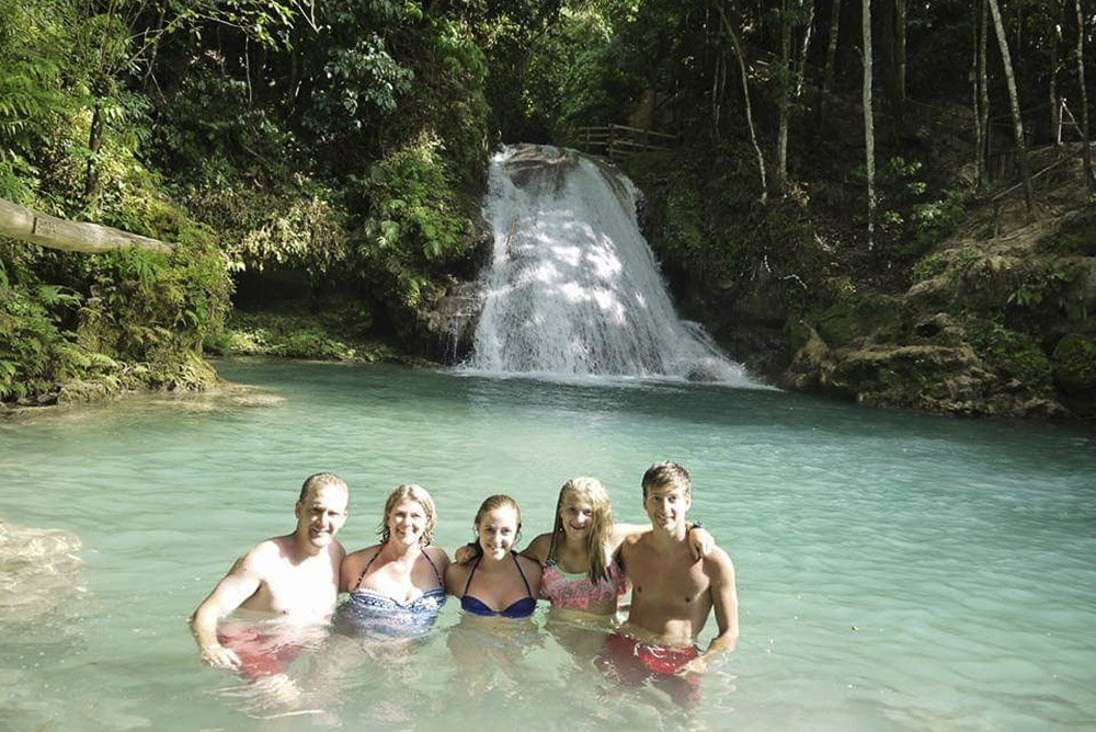 Blue Hole Jamaica Ocho Rios Tour - Fly High Taxi and Tours Jamaica - www.FlyHighTaxiAndToursJamaica.com - www.FlyHighTaxiAndToursJamaica.net