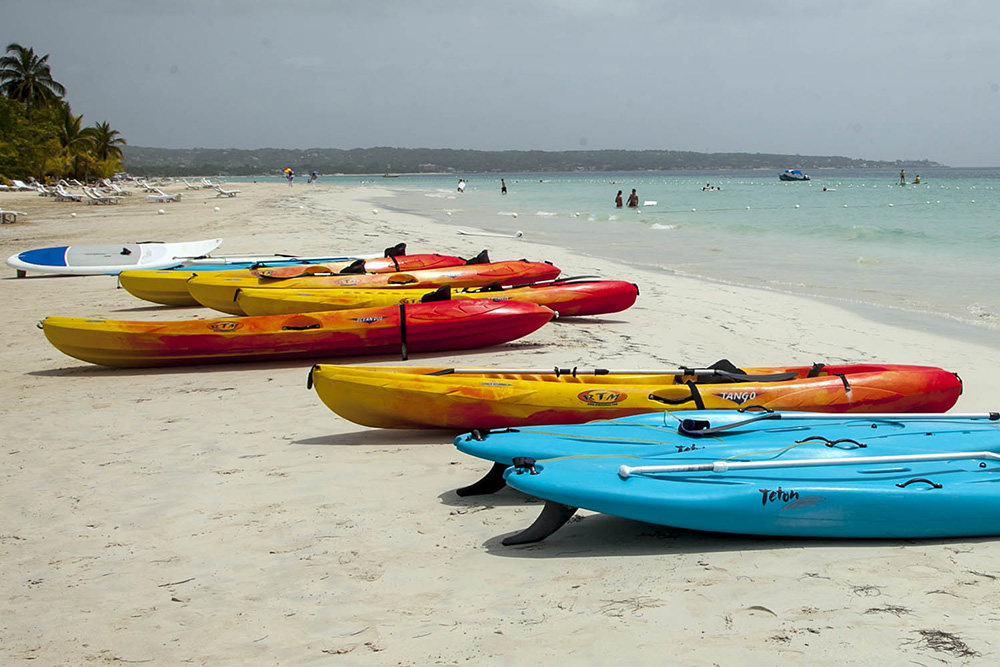 Negril Beach - Fly High Taxi and Tours Jamaica - www.FlyHighTaxiAndToursJamaica.com - www.FlyHighTaxiAndToursJamaica.net